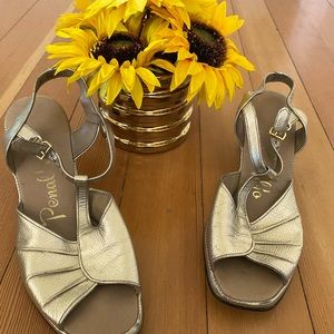 Vintage Penaljo Gold Heels